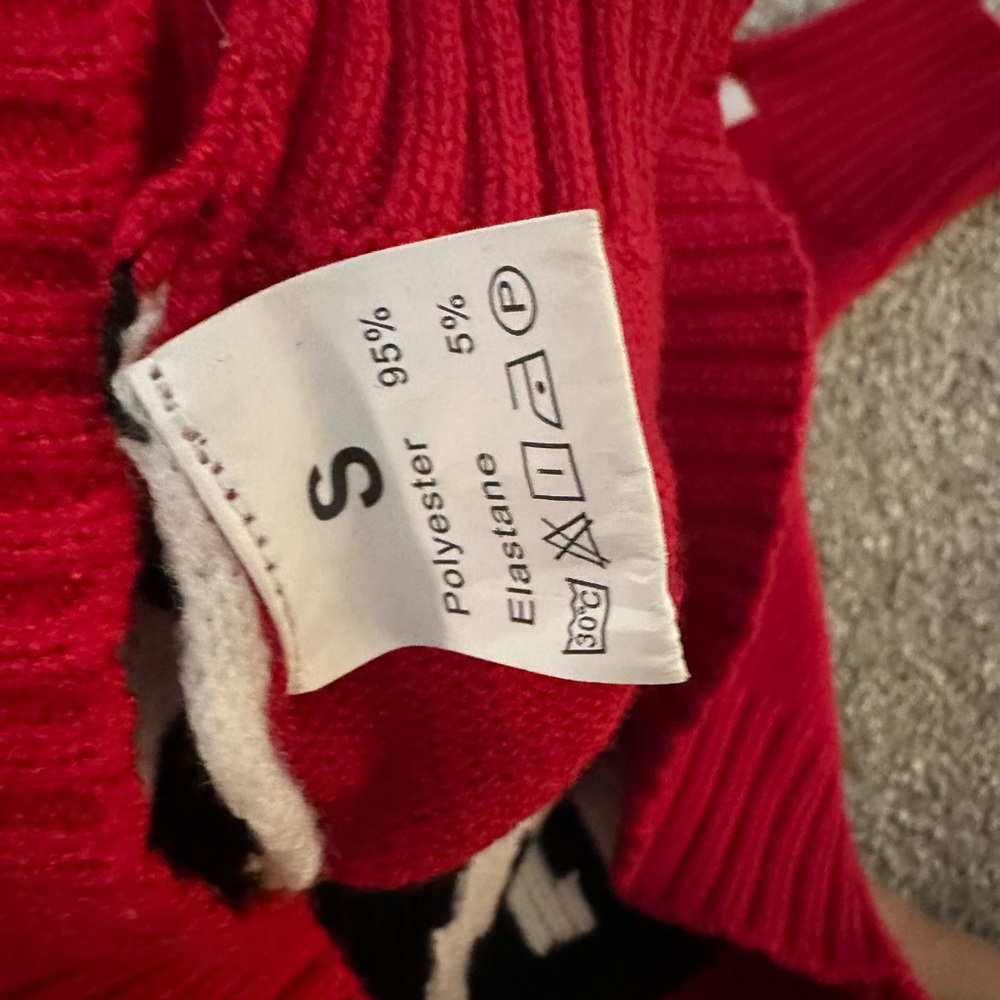 Extreme Red Sweater - Picture 2 of 2